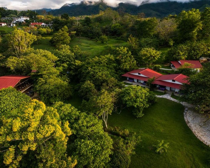 Los Susurros. Casa