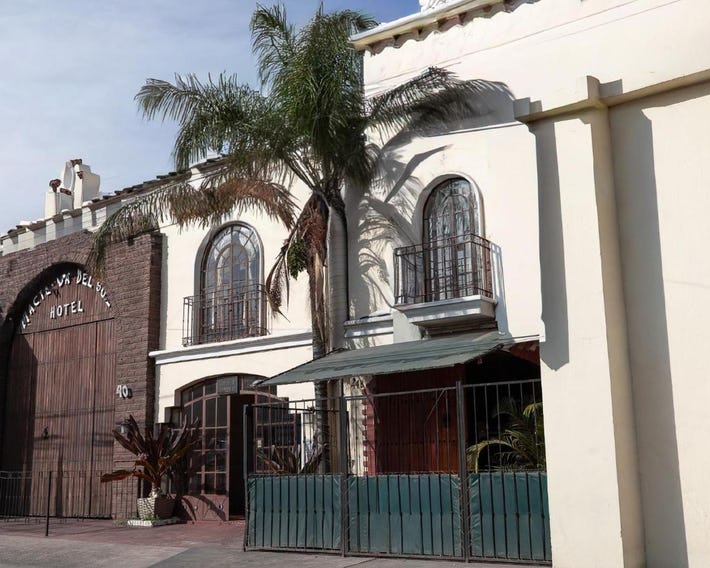Hotel Hacienda del Sol