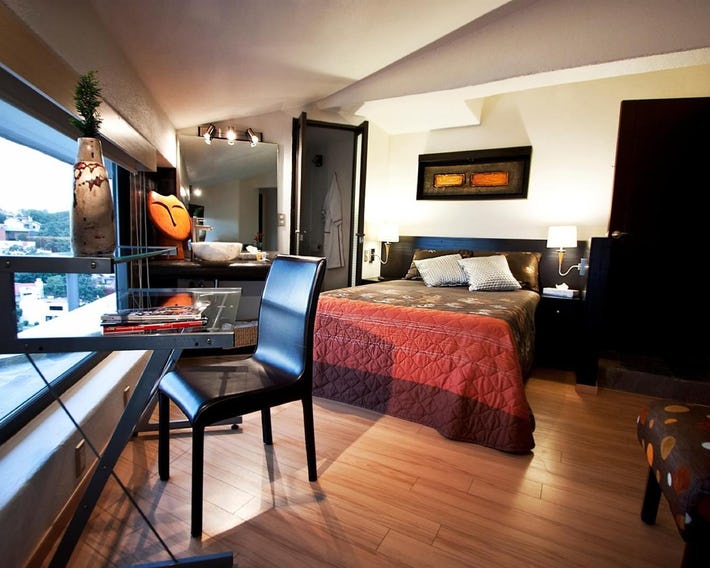 Aztic Hotel and Executive Suites