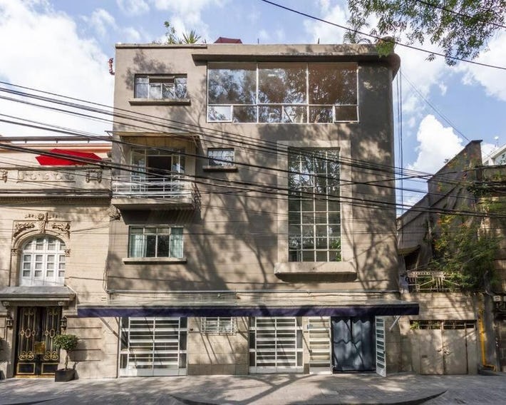 Deco Housing