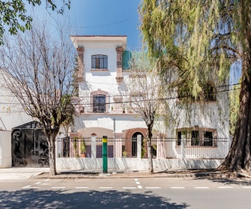 Anzures Black House