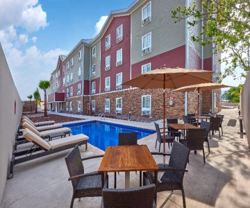 Extended Suites Celaya Galerias
