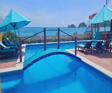 La Paloma Oceanfront Retreat & Art Centre