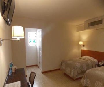 Cypres Hotel & Suites