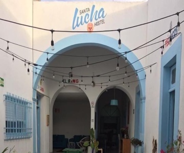 Santa Lucha Hostel