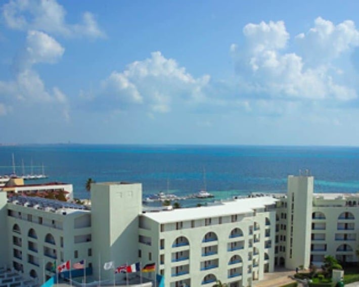 Aquamarina Beach Hotel Cancun