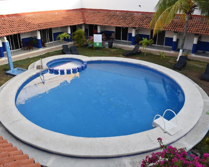 Hotel Plaza Almendros