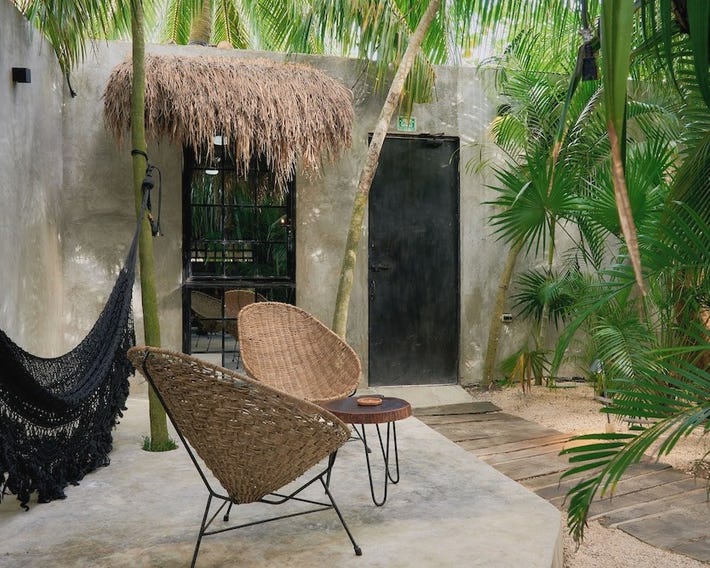 Amor Rooms