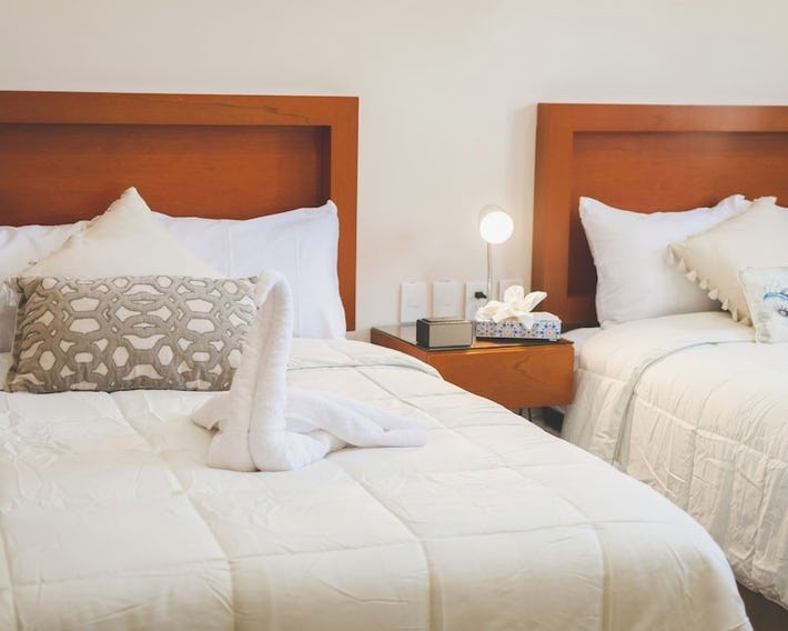 La Lola Hotel & Suites