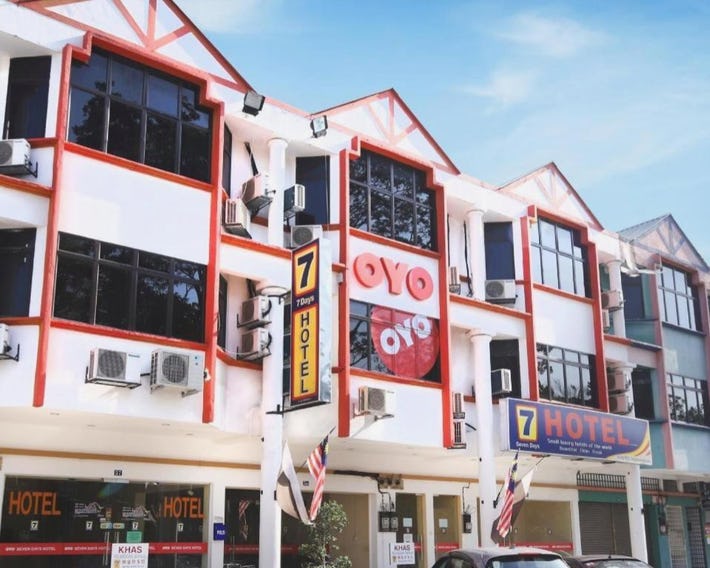 Super OYO 635 Seven Days Hotel