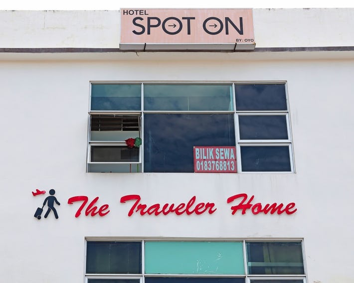 The Traveler Home by OYO Rooms