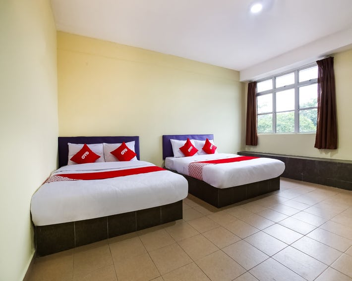 Hotel Happy Inn by OYO