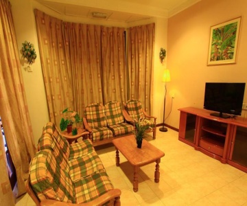 Six Villa Inn