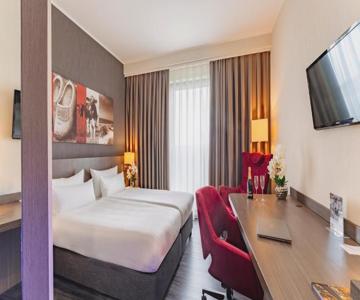 Plaza Premium Grand Winston