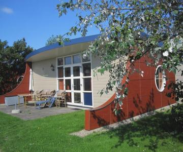 Bungalow In 's-gravenzande With Nautical Charm