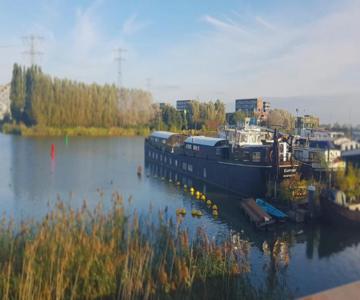 EUPHRATE HOUSeBOAT