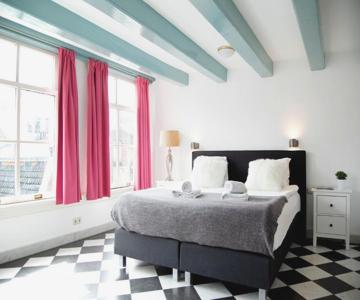 Modern Canal House Loft - City Center