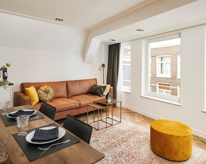 Damrak Short Stay Amsterdam