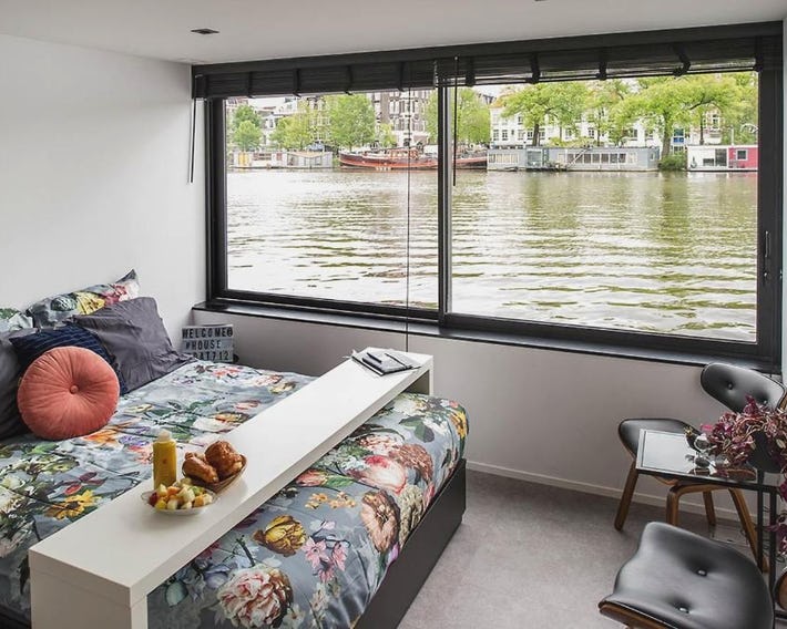 Houseboat Amsterdam - Room with a view