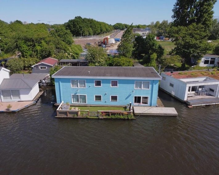Amster Houseboat