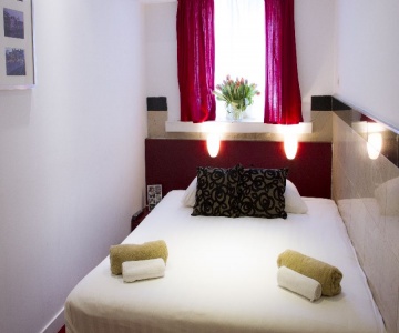 Floris Hotel