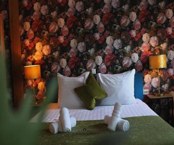 Hotel West Inn