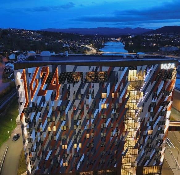 Home Hotel 1624
