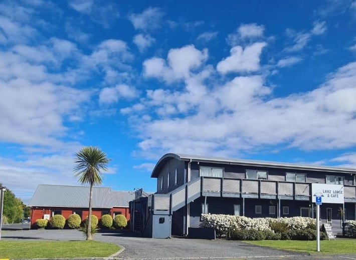 LKNZ Lodge & Cafe