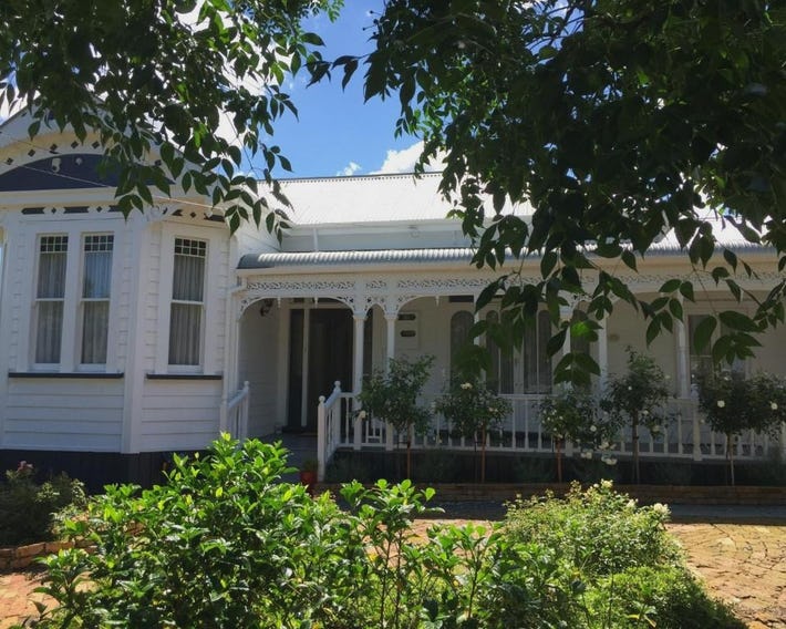 Chelsea House Bed & Breakfast