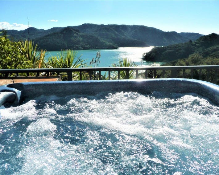 Waimanu Lodge