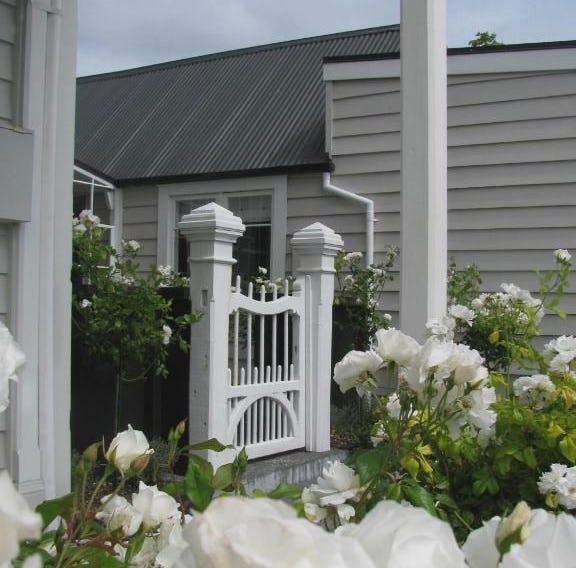 Historic Colenso Cottage