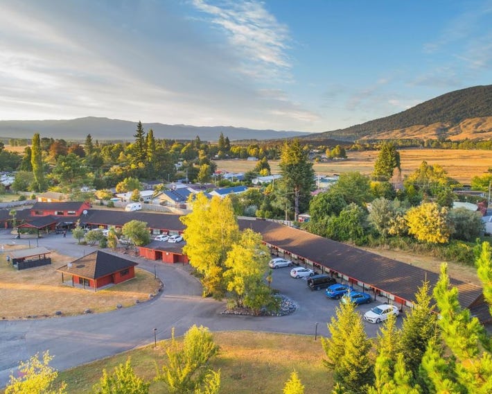 Parklands Motorlodge & Holiday Park
