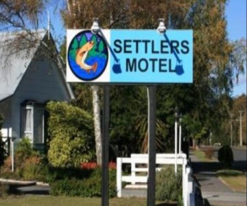 Settlers Motel