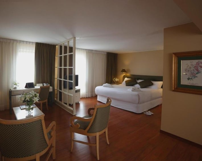 Suites del Bosque Hotel