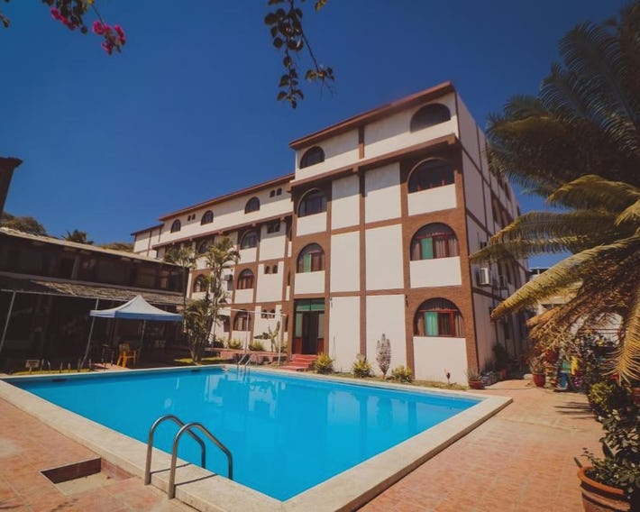 LA SIESTA-Hotel