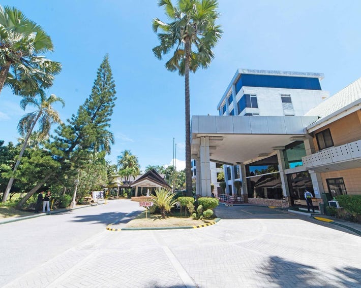 The Ritz Hotel at Garden Oases