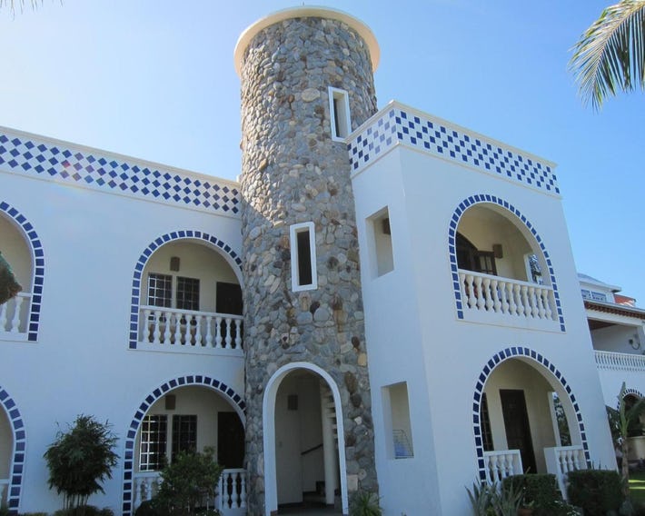 Squares Beachside Apartments
