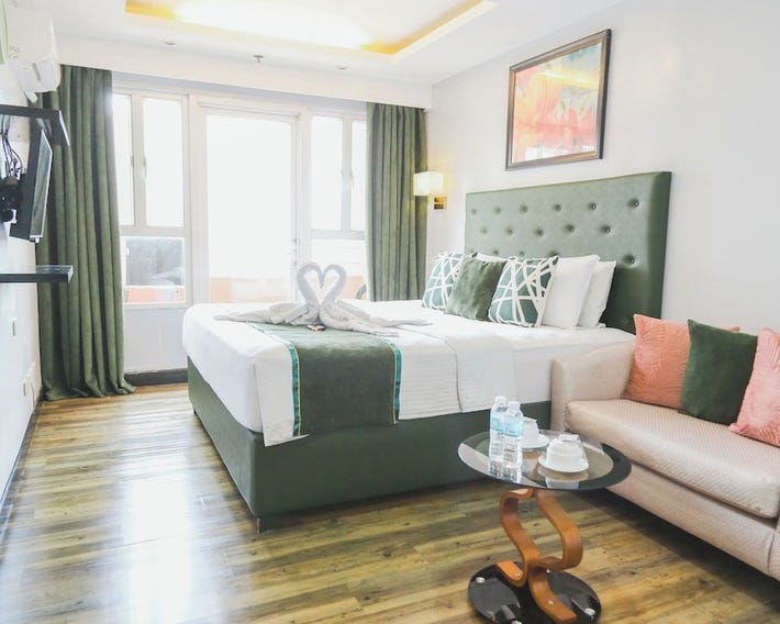 Pacific Bay Grand Suites