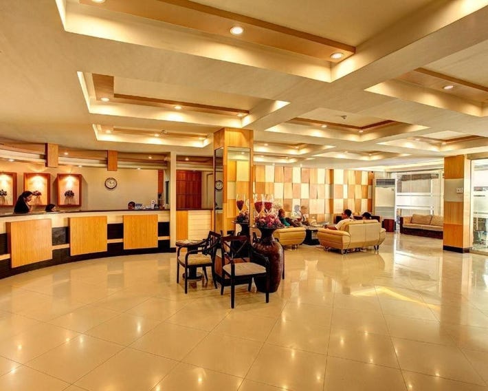 Grand Astoria Hotel
