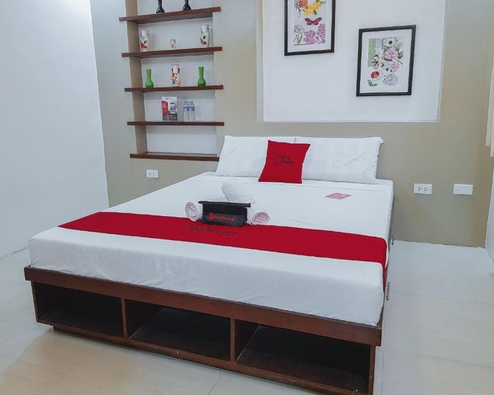RedDoorz at Caimito Drive Dampas