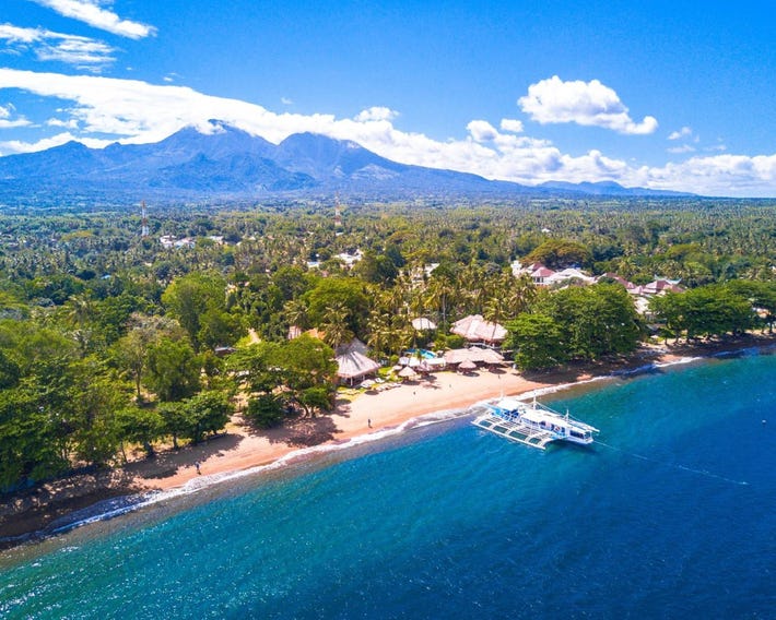 Pura Vida Beach & Dive Resort