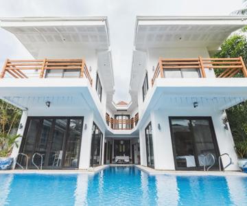 The Whitehouse by the Sea