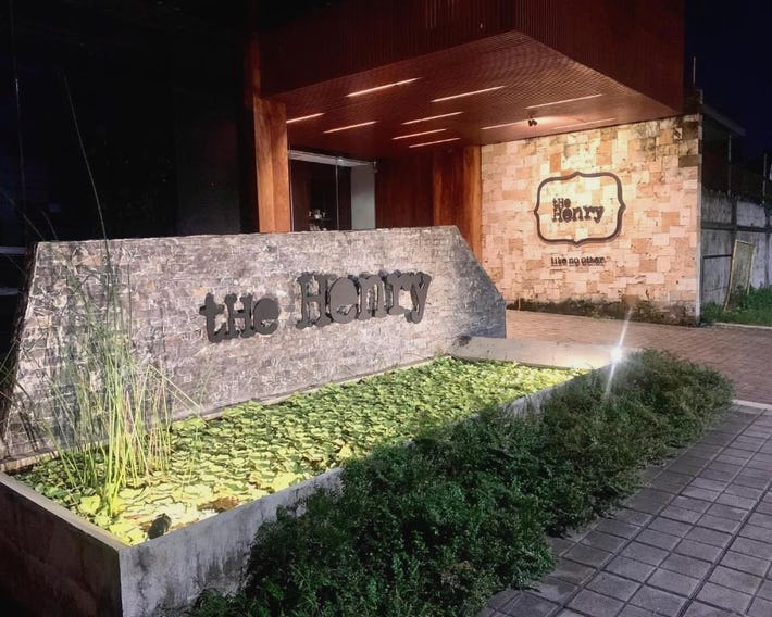 The Henry Hotel Roost Bacolod