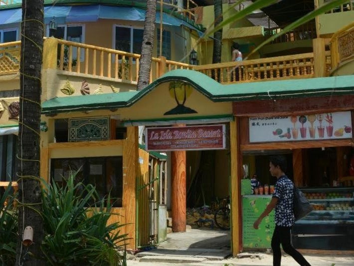 La Isla Bonita Resort