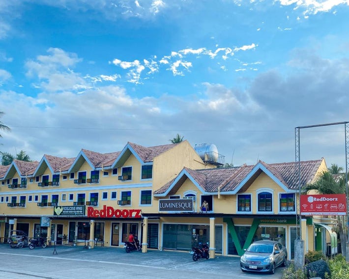 RedDoorz Plus at Balai Sofia Bed & Breakfast Batangas