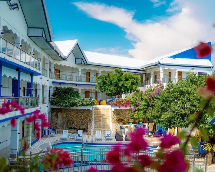 Santiago Cove Hotel and Restaurant