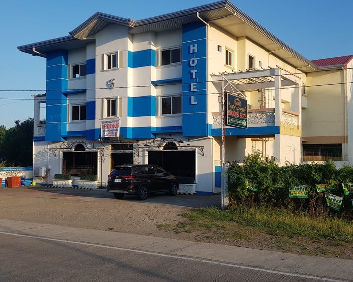 Enriquez Hotel