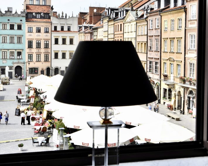 Luxury Apartments Mondrian Market Square