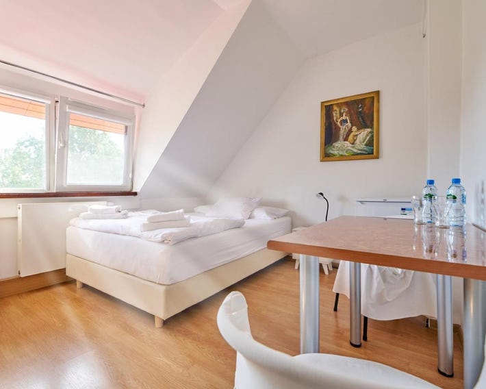 Park Inn Resort przy jeziorze - sauna i duzy parking - pieski mile widziane