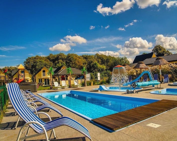 Single-story Holiday Home, Pool, Jacuzzi